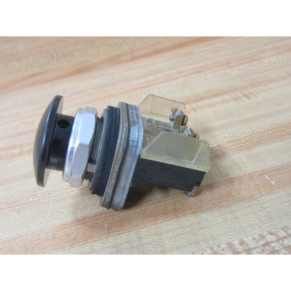 Allen Bradley 800T-D2D1 Black Pushbutton 800TD2D1 - Used