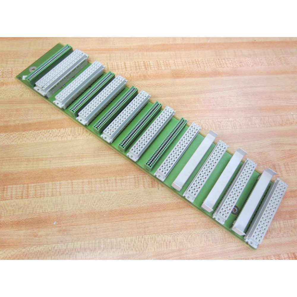 Siemens 811-0261-01B 6ES57.. 7-Slot Rack 8110142-02 - Used