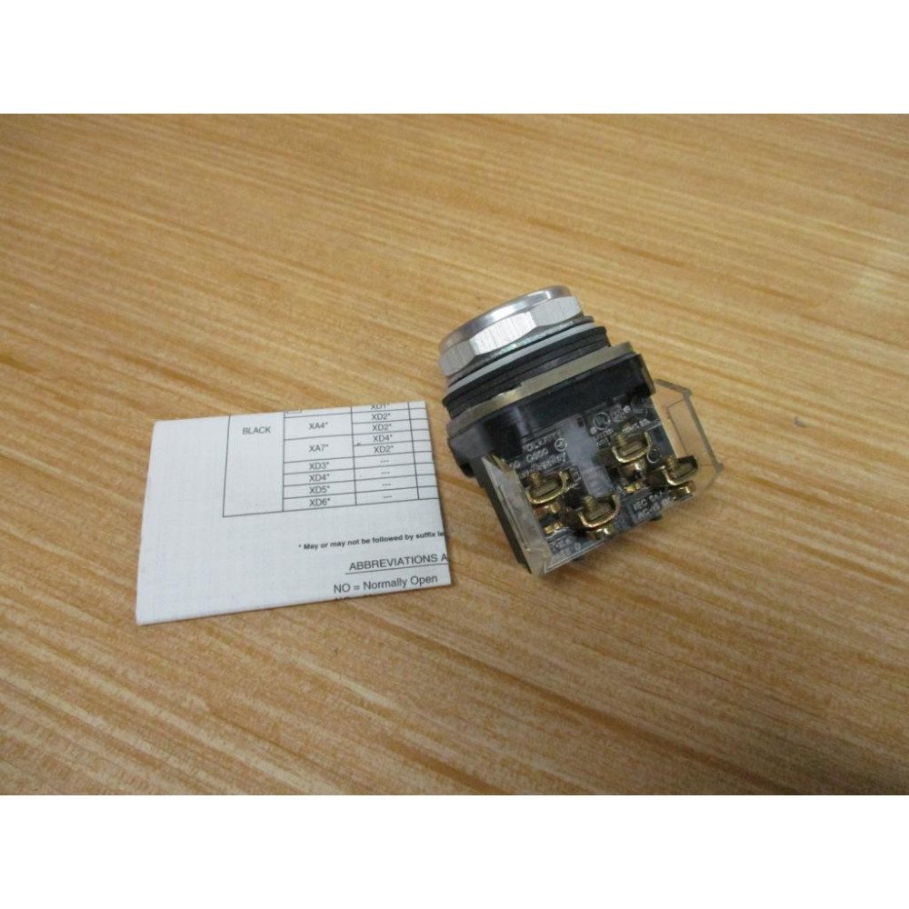 Allen Bradley 800T-A6D2 Push Button 800TA6D2 Ser.T, W800T-XA - New No Box
