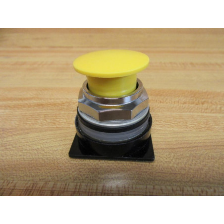 General Electric CR104PBM00R5 Pushbutton GE Yellow - New No Box