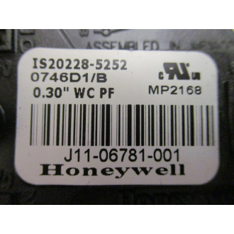 Honeywell IS20228-5252 Pressure Switch 0746D1B W Housing & Tubing - New No Box