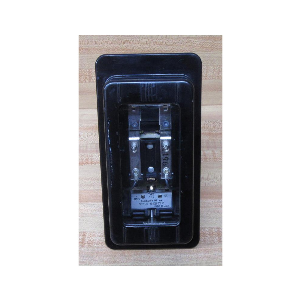 ABB 1342932 E Auxiliary Relay SGFT11 - New No Box