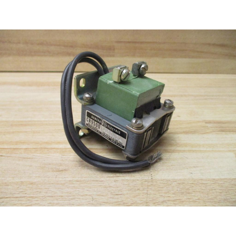 General Electric CR9500 A100A3A Solenoid Coil CR9500A100A3A WO Armature - New No Box