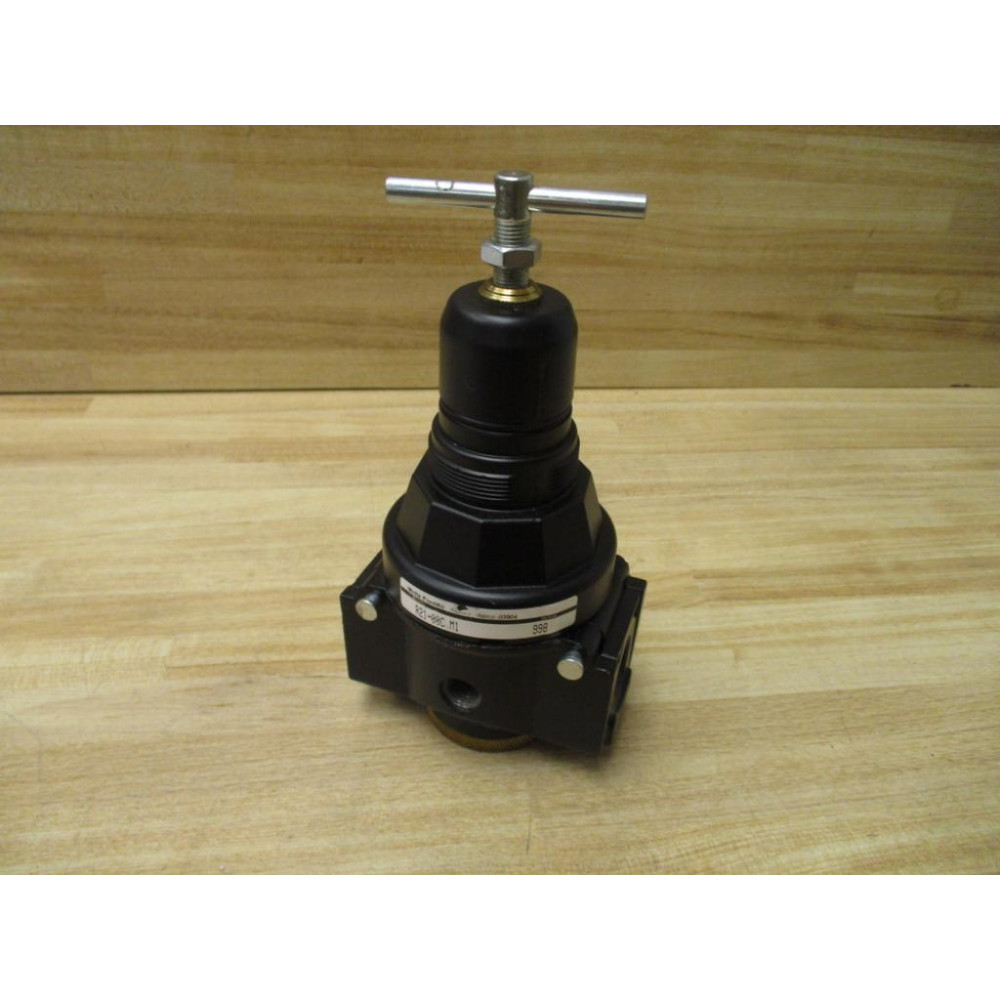 Watts R21-00C M1 Pneumatic Regulator R2100CM1 - New No Box