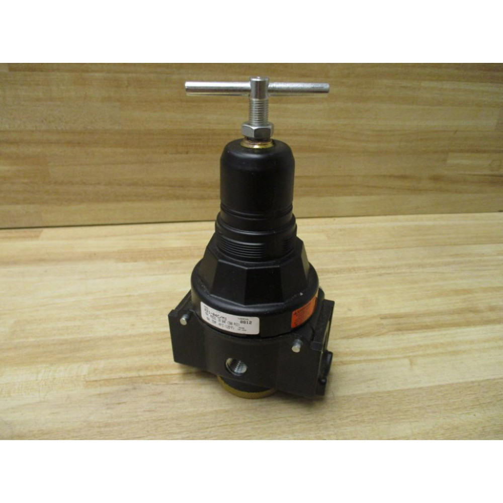 Watts R21-04CM1 Pneumatic Regulator R2104CM1 - New No Box