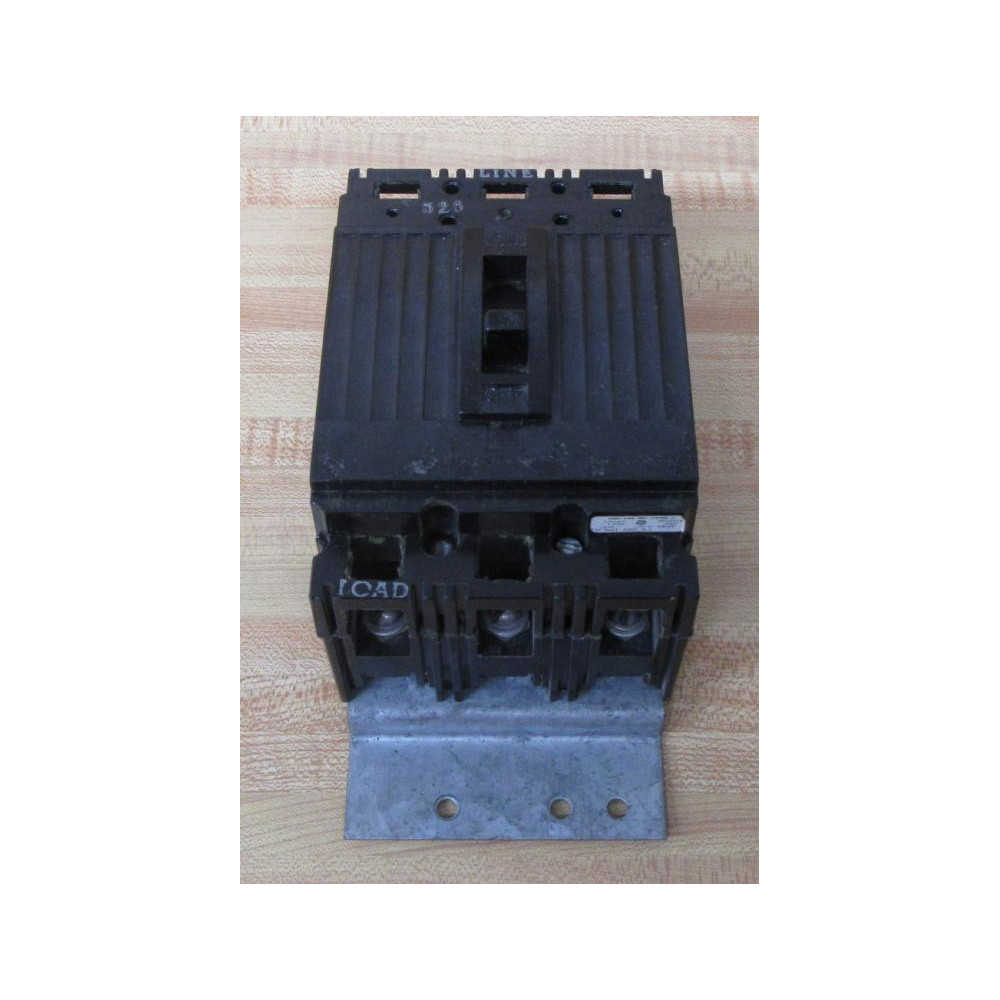 General Electric TEF136030 Circuit Breaker 3 Pole 30A 600V W Bracket - Used