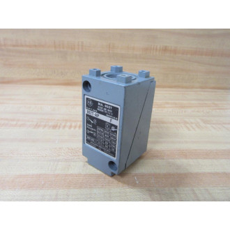 Allen Bradley 802T-AP Limit Switch 802TAP WO Operating Head Ser.F - Used