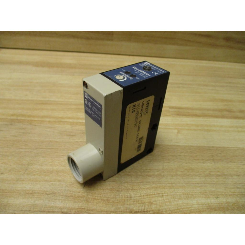 Groupe Schneider Telemecanique XUJ-M060319H7 Photoelectric Sensor XUJ-M06031 - Used Groupe Schneider Telemecanique XUJ-M060319H7 Photoelectric Sensor XUJ-M06031 - Used