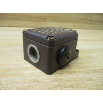 Schmersal TS 015-11Y Heavy Duty Limit Switch TS01511Y - New No Box