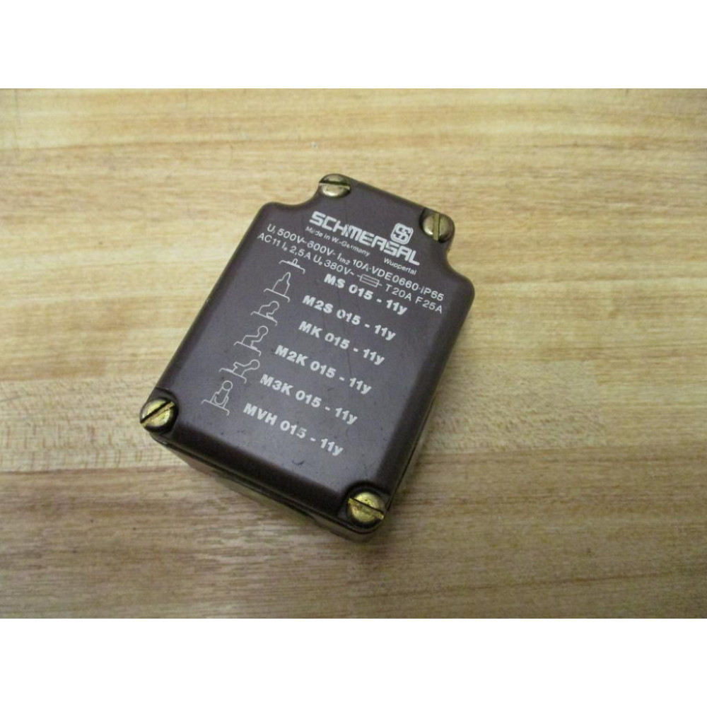 Schmersal MS 015-11Y Heavy Duty Limit Switch MS01511Y - New No Box