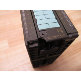 Siemens 6ES7-323-1BL00-0AA0 IO Module E-Stand:5, Cracked Terminal Strip Cover - Used