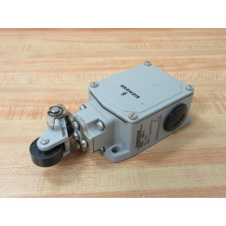 Siemens 3SE2 100-1 Limit Switch wRoller Lever 3SE21001 - New No Box