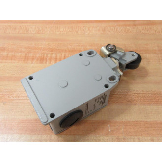 Siemens 3SE2 100-1 Limit Switch wRoller Lever 3SE21001 - New No Box