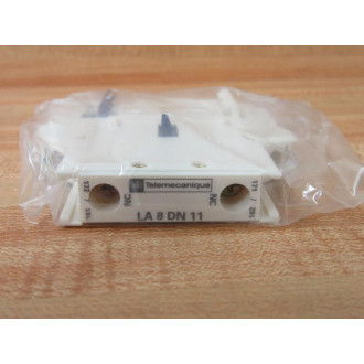 Telemecanique LA8-DN11 Schneider Contact LA8DN11 023648 White