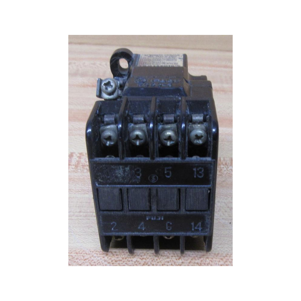 Fuji Electric SRCa3631-0(4A) Contactor SRCa363104A - Used