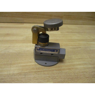 Micro Switch BZV6-2RN4 Limit Switch BZV62RN4 - New No Box