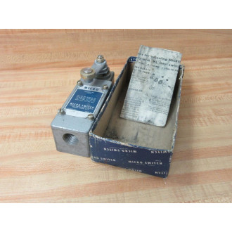 Micro Switch 51ML3 Limit Switch WRoller Lever - New No Box
