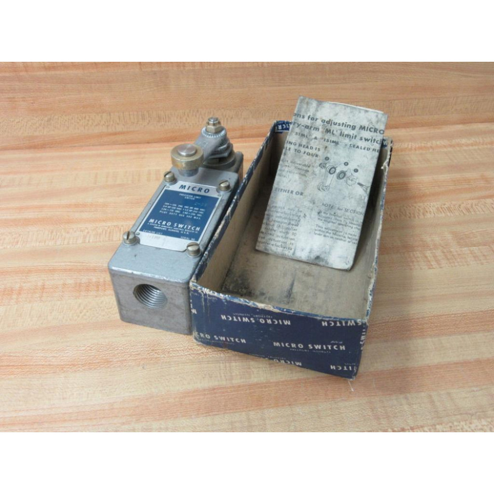 Micro Switch 51ML3 Limit Switch WRoller Lever - New No Box