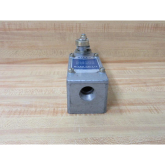 Micro Switch 51ML3 Limit Switch WRoller Lever - New No Box