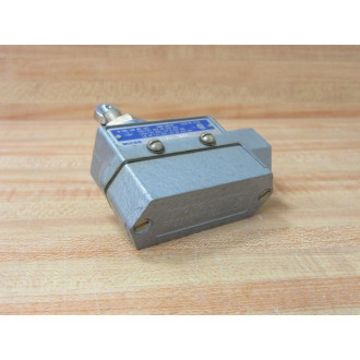 Micro Switch BZE6-2RQ8 Snap Switch BZE62RQ8 - New No Box