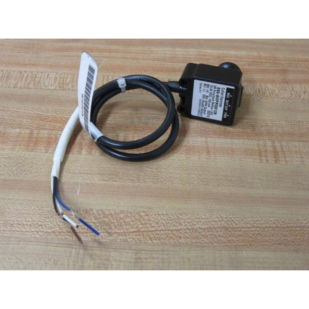 Cutler Hammer E65-SMPRS9109 Polarized ReflexDK Sensor E65SMPRS9109 - New No Box