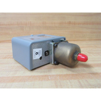 Johnson Controls P74FA-1C Differential Pressure Control P74FA1C
