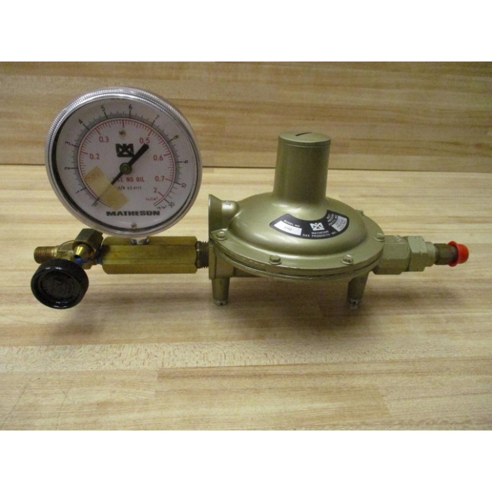 Matheson 3702 Pressure Regulator W Gauge - New No Box