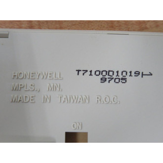 Honeywell T7100D 1019 Tradeline Microelectronic Thermostat T7100D1019
