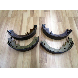 Komatsu 3EB-30-A31180 BX Brake Shoe Kit L720
