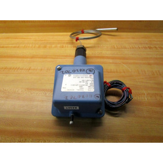 United Electric Controls E100 8BS 1530 Remote Temperature Switch E1008BS1530 - Used