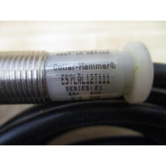 Cutler Hammer E57LAL12T111 Eaton Proximity Switch