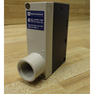 Telemecanique XUJ M100314H7 Photoelectric Sensor XUJM100314H7