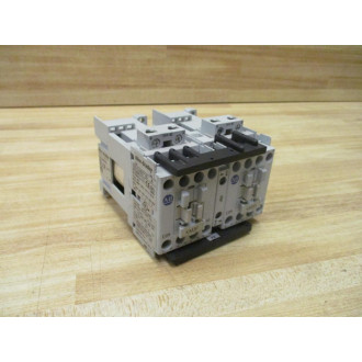 Allen Bradley 104-C09ZJ22 Reversing Contactor Series B - Used