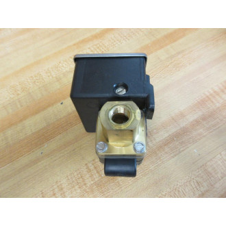 United Electric Controls 24-014 Pressure Switch  24014 - New No Box