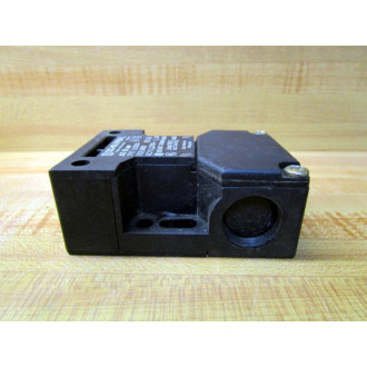 Schmersal AZ-15-ZVR Safety Interlock Switch  AZ15ZVR WO Wires & Key - Used