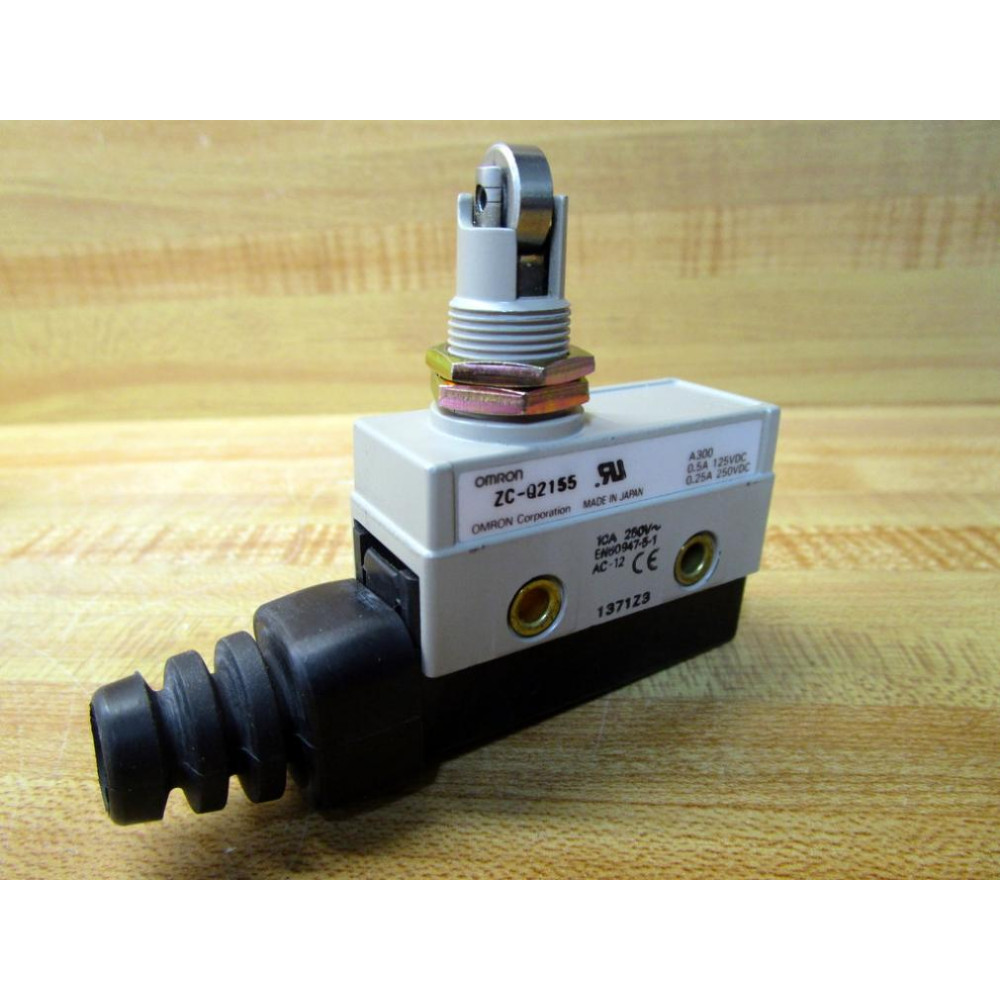 Omron ZVC-Q2155 Enclosed Switch WRoller ZVCQ2155 - New No Box