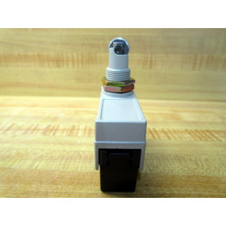 Omron ZVC-Q2155 Enclosed Switch WRoller ZVCQ2155 - New No Box