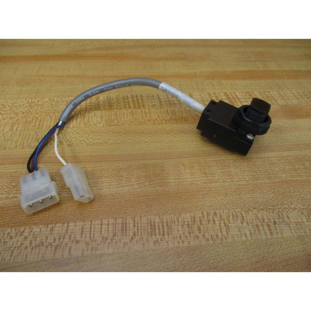 Banner 2ENS314518 Photoelectric Sensor - New No Box Banner 2ENS314518 Photoelectric Sensor - New No Box