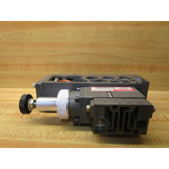 Numatics 082RS125U016W00 Pressure Regulator 081RS100U000000 - Used