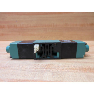 Numatics 081SS402K000030 Valve 082SS425K015M30 - Used