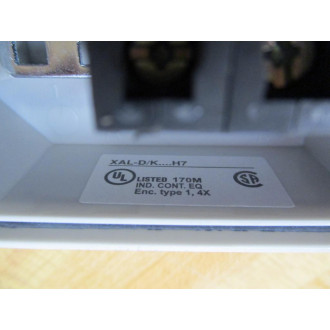 Schneider Electric XALD211H29H7 Harmony 2 Button Control Station Red & Green