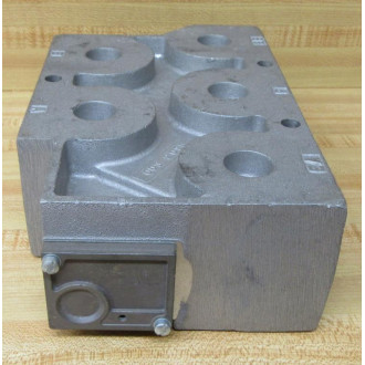 Numatics 005 131B Manifold 005131B - Used