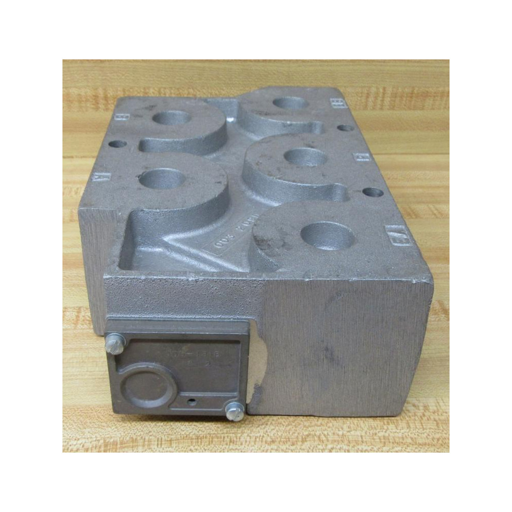 Numatics 005 131B Manifold 005131B - Used