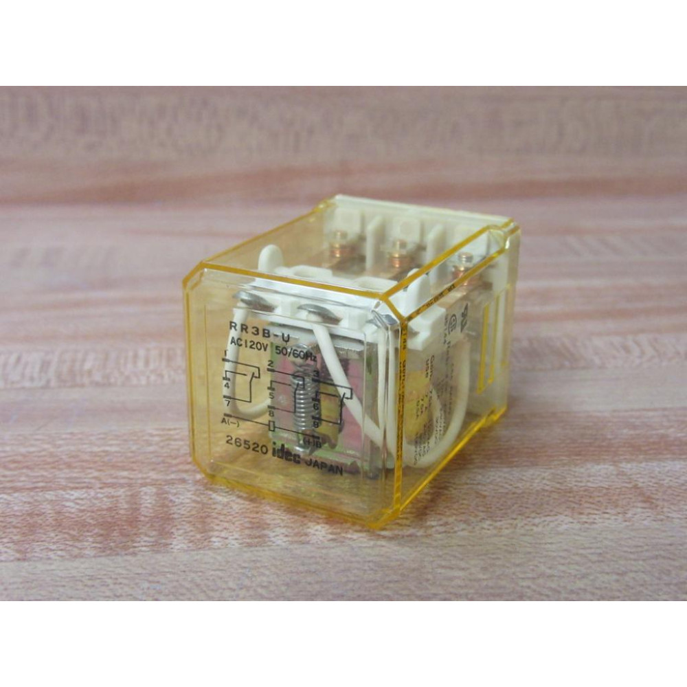 IDEC RR3B-U AC120V Relay  RR3BUAC120V - New No Box