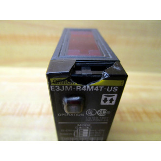 Omron E3JM-R4M4T-US Photoelectric Sensor E3JMR4M4TUS Cracked Housing - Used