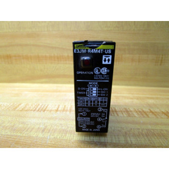 Omron E3JM-R4M4T-US Photoelectric Sensor E3JMR4M4TUS Cracked Housing - Used