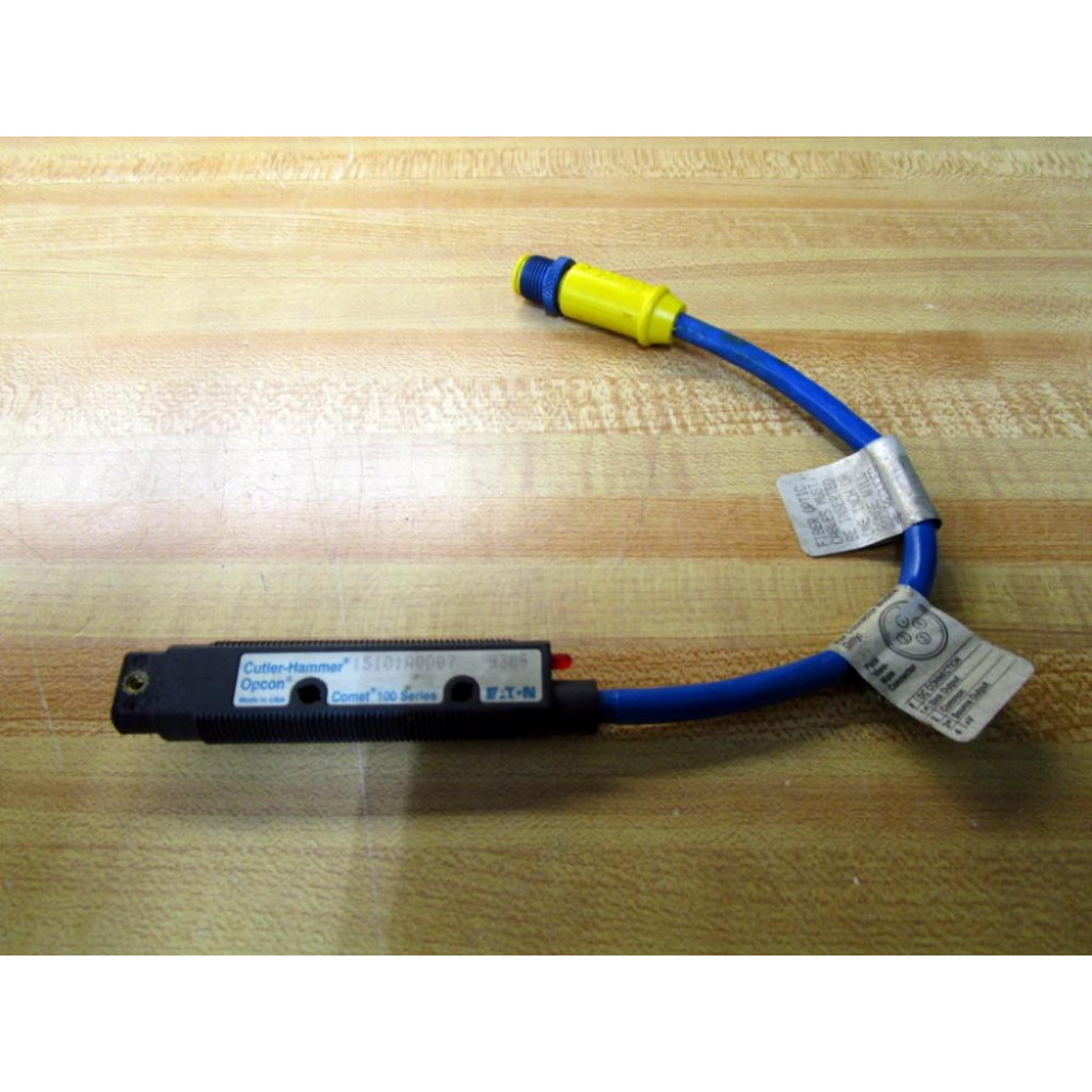 Cutler Hammer 15101AQD07 Photoelectric Sensor - Used