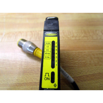 Banner D12EP6FVQ Photoelectric Sensor With 5 Pin Male Connector - Used