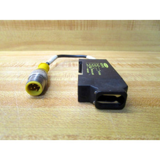 Banner D12EP6FVQ Photoelectric Sensor With 5 Pin Male Connector - Used