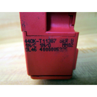 Allen Bradley 440K-T11387 Safety Interlock Switch Trojan T15 Cracked HSNG - Used